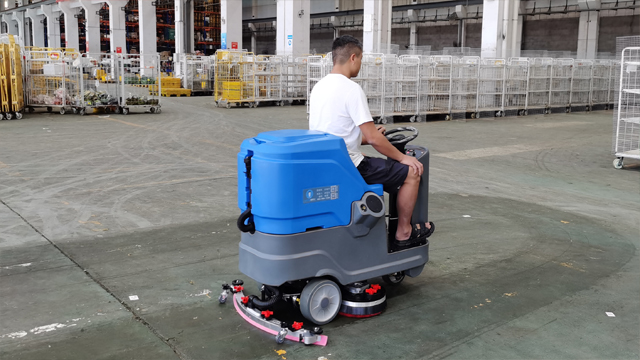 潔臣士洗地機助力校園高效保潔